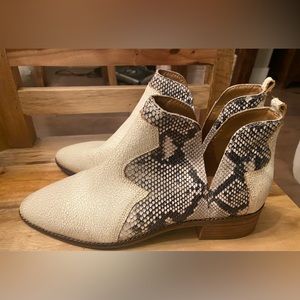 NEW LUCKY BRAND LEYMON SOLID SLIP ON BOOTIES size 12